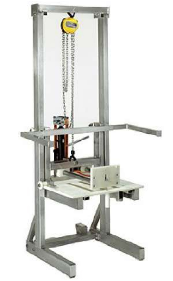 Løft og last Feltes betongheis fra Akut